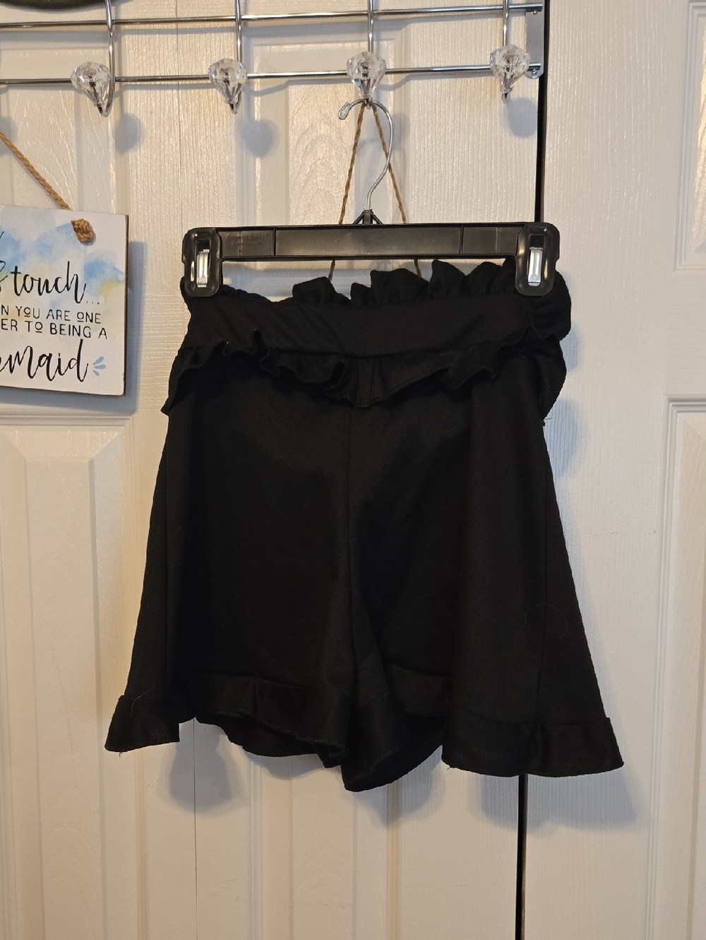 PrettyLittleThing Black High-Waist Ruffle Shorts